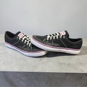 Globe Rage low top sneakers